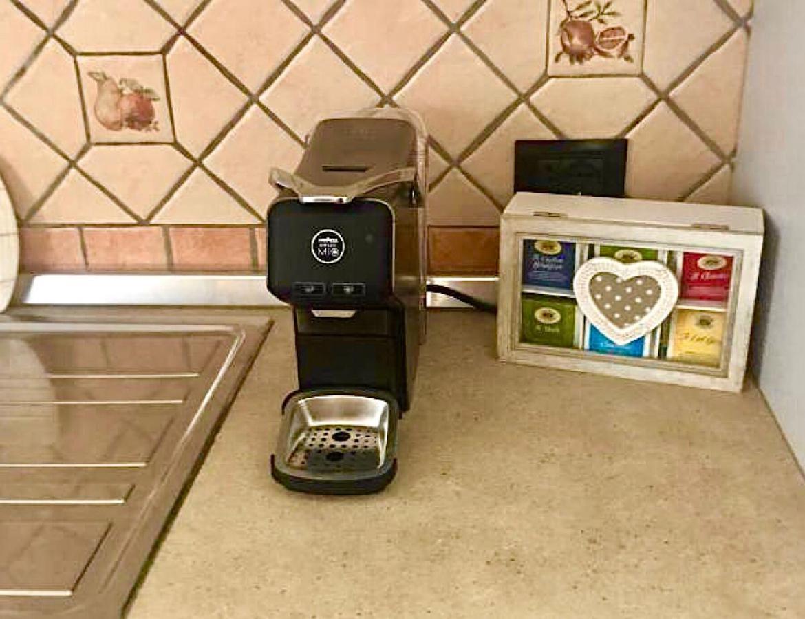 Presso La Maison De Gioel Usufruirai Di Un Appartamento Indipendente Dotato Di Uso Cucina E Lavatrice Arredato In Maniera Funzionale Situato In Ottima Posizione Vicino A Supermercati Caffetterie Pasticcerie Bar Pizzerie E Tanti Altri Servizi Olbia Exterior photo
